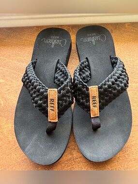 Reef Size 7 Black Braided Strap Sandals flip flops